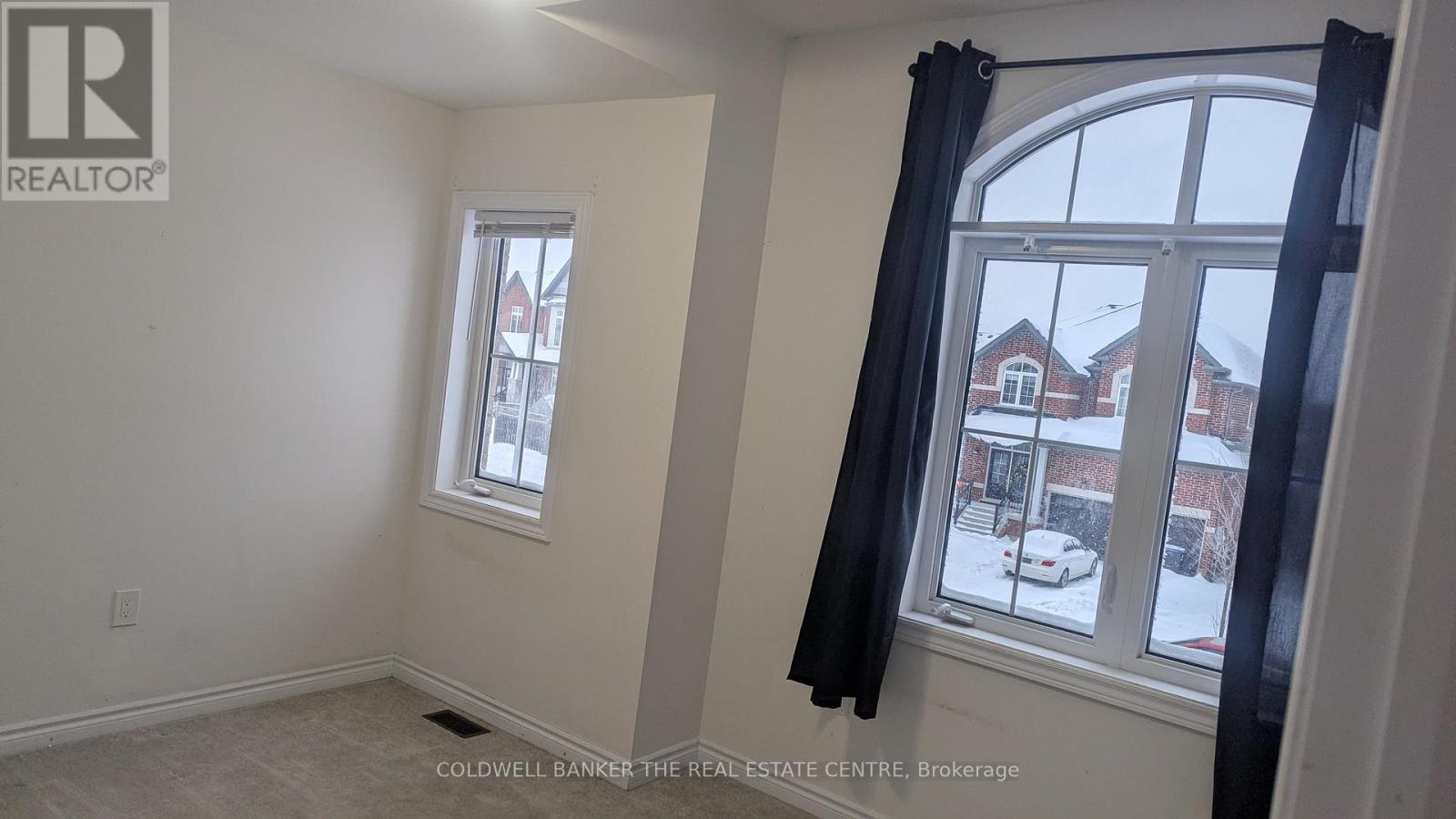 < - 1047 Barton Way, Innisfil, Ontario  L9S 0N5 - Photo 11 - N12613924