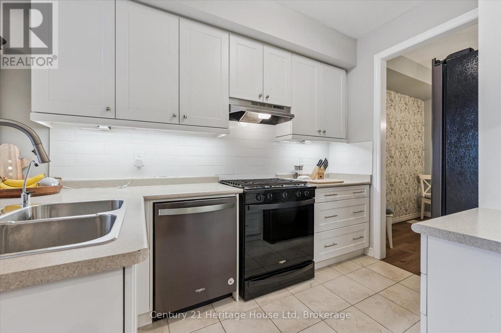 73 Courtney Street, Centre Wellington, Ontario N1M 0E5 - Photo 12 - X12732836