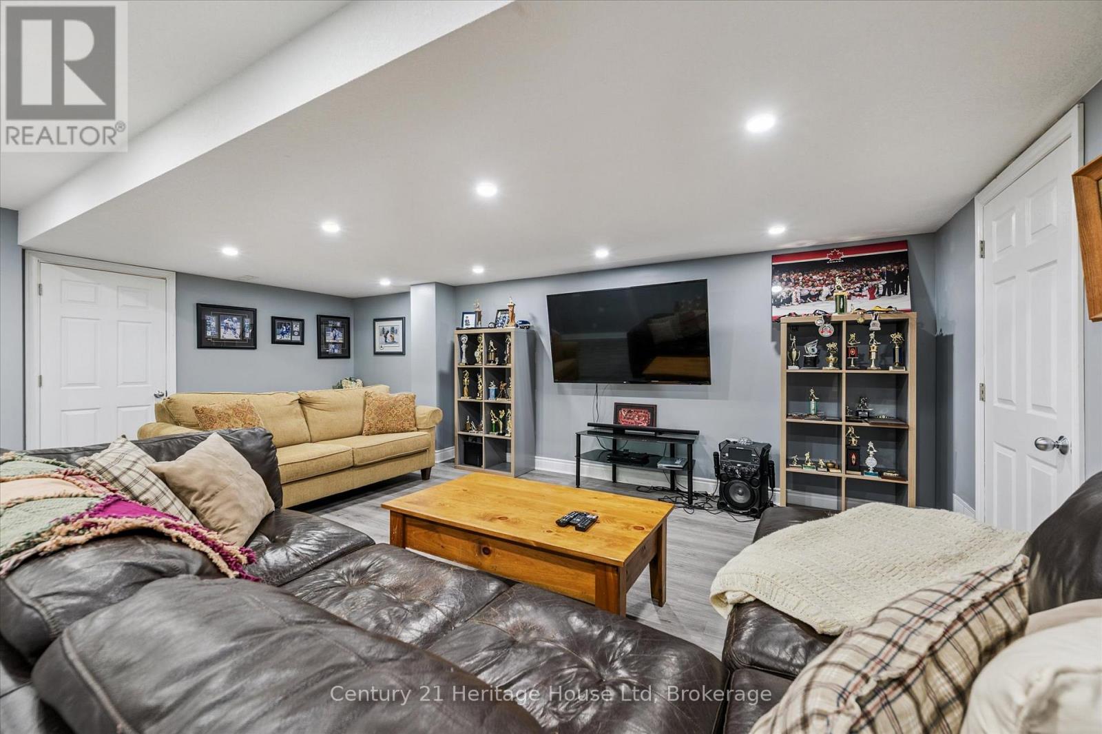 73 Courtney Street, Centre Wellington, Ontario N1M 0E5 - Photo 35 - X12732836