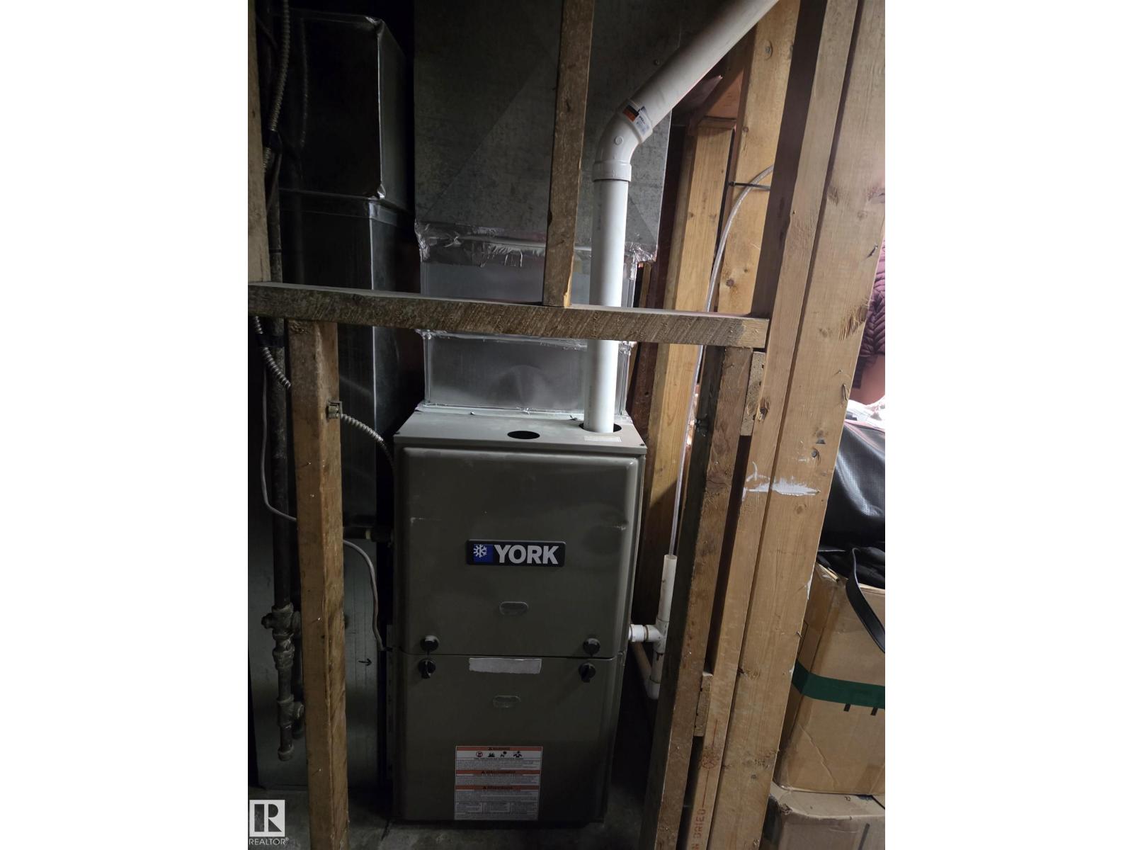 11406 96 St Nw, Edmonton, Alberta  T5G 1T4 - Photo 25 - E4470006