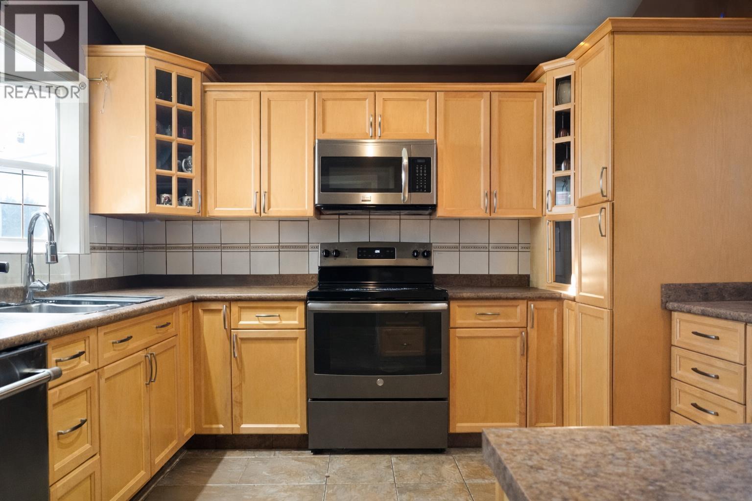 46 Charles Street, Kitimat, British Columbia  V8C 2J3 - Photo 3 - R3078864