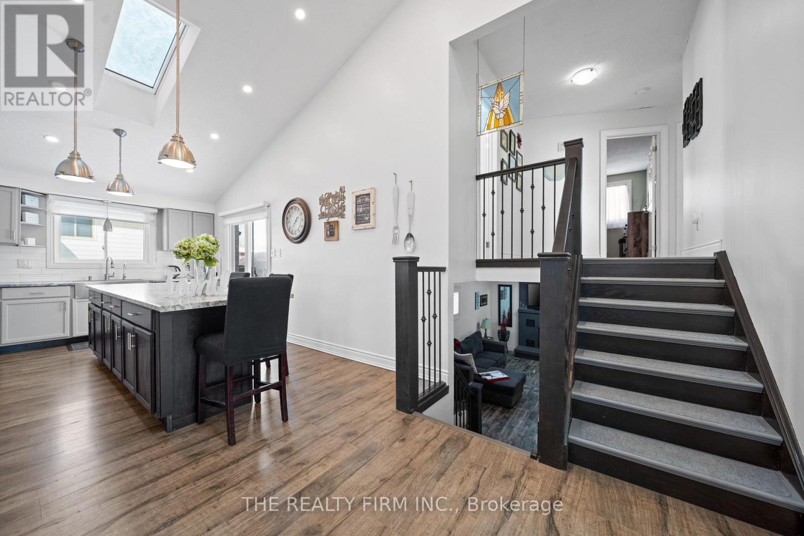 16 Classic Crescent, London East, Ontario  N5W 5T8 - Photo 17 - X12732838