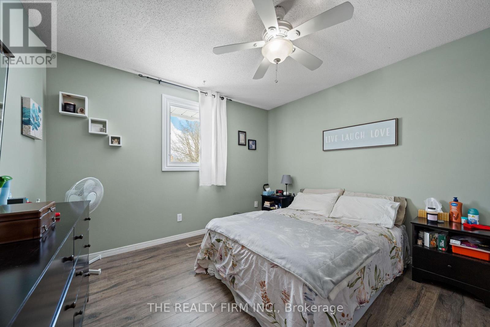 16 Classic Crescent, London East, Ontario  N5W 5T8 - Photo 22 - X12732838