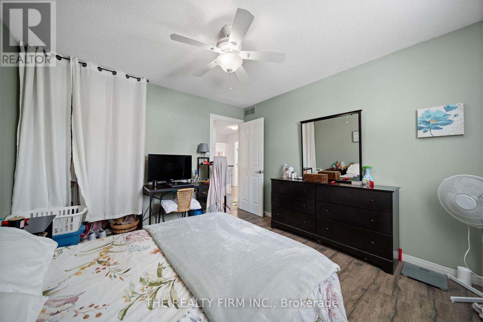 16 Classic Crescent, London East, Ontario  N5W 5T8 - Photo 23 - X12732838