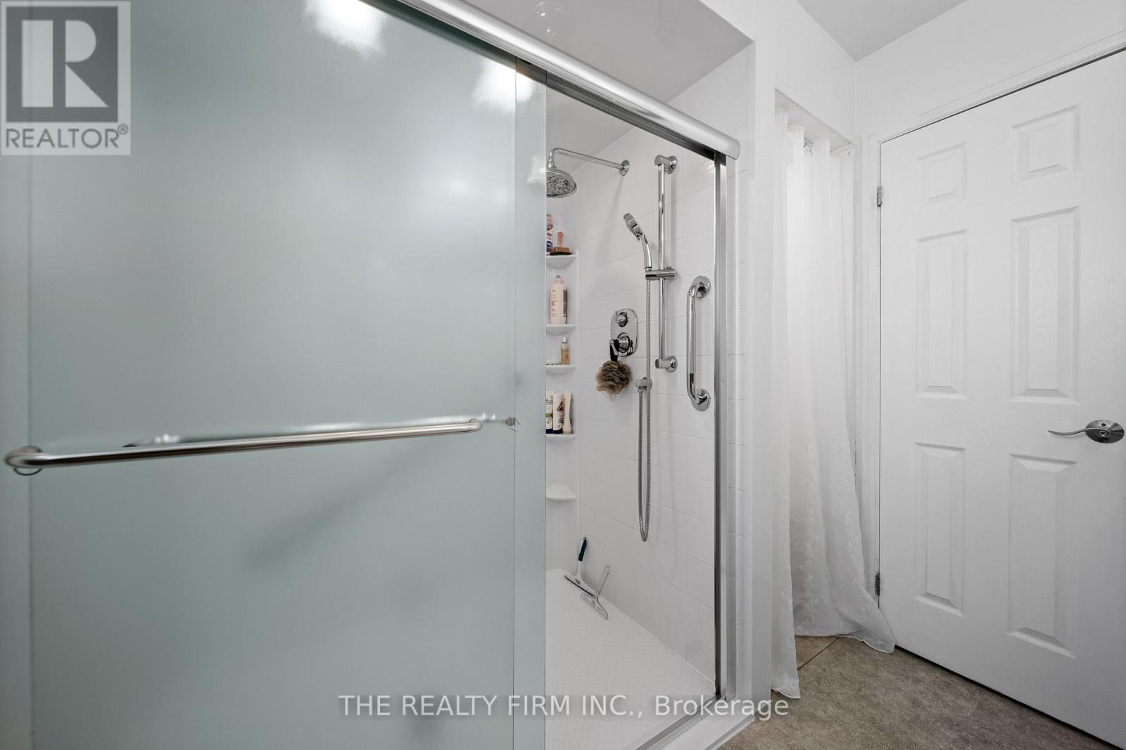 16 Classic Crescent, London East, Ontario  N5W 5T8 - Photo 25 - X12732838