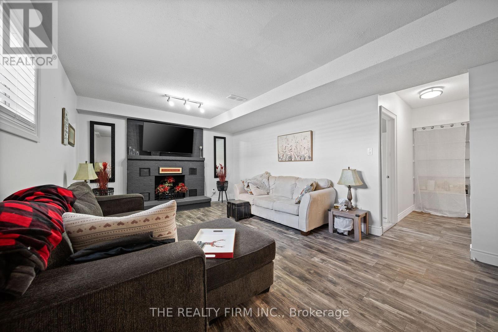 16 Classic Crescent, London East, Ontario  N5W 5T8 - Photo 28 - X12732838