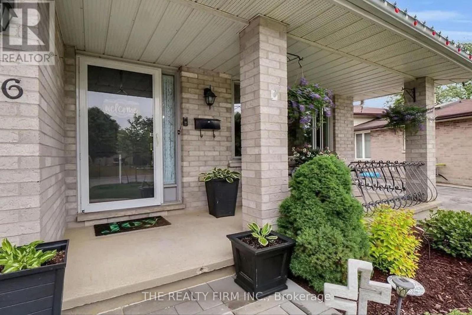 16 Classic Crescent, London East, Ontario  N5W 5T8 - Photo 3 - X12732838