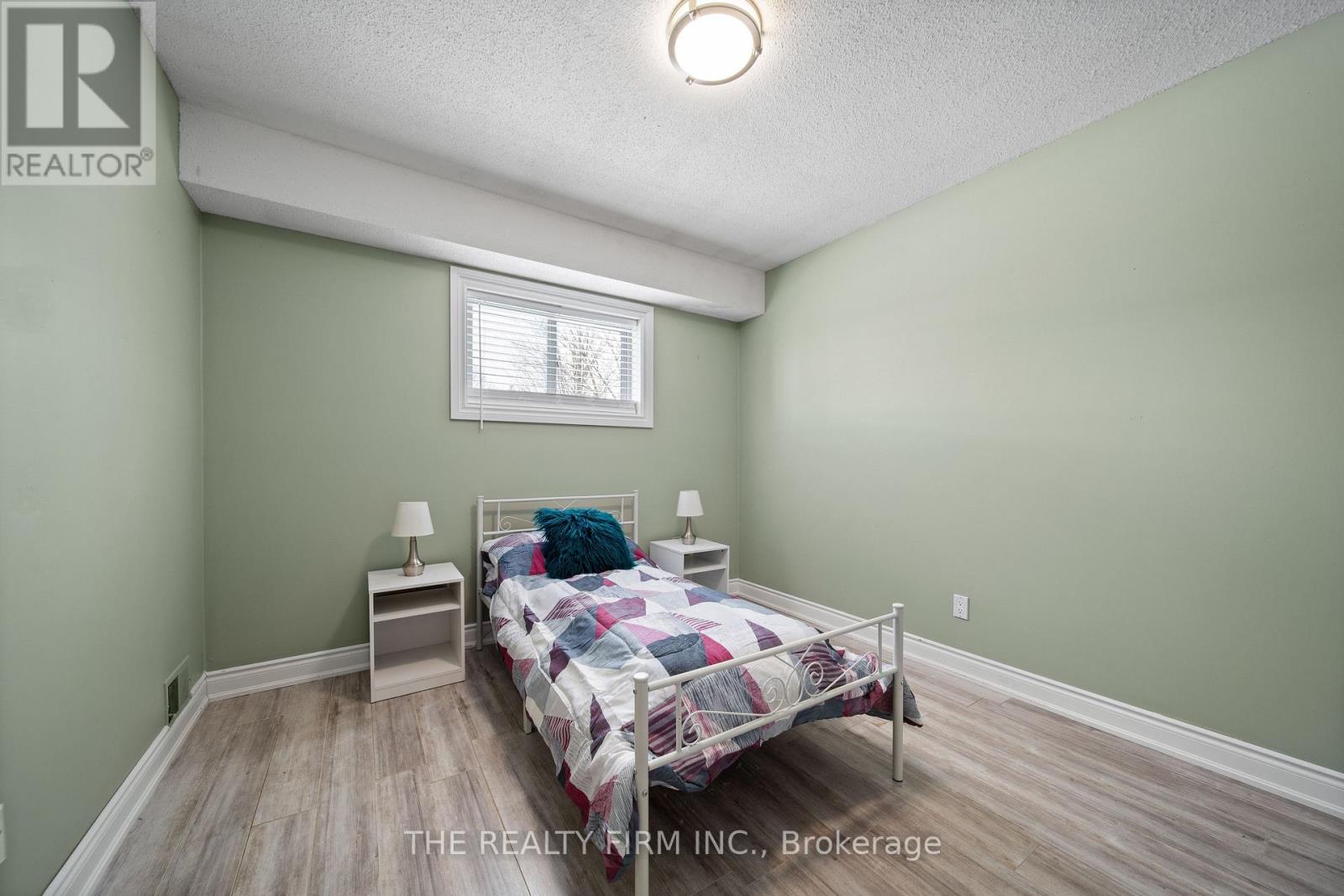 16 Classic Crescent, London East, Ontario  N5W 5T8 - Photo 32 - X12732838