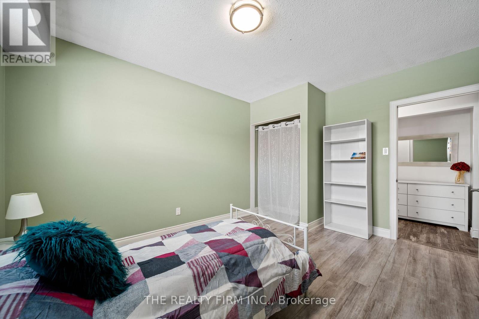 16 Classic Crescent, London East, Ontario  N5W 5T8 - Photo 33 - X12732838