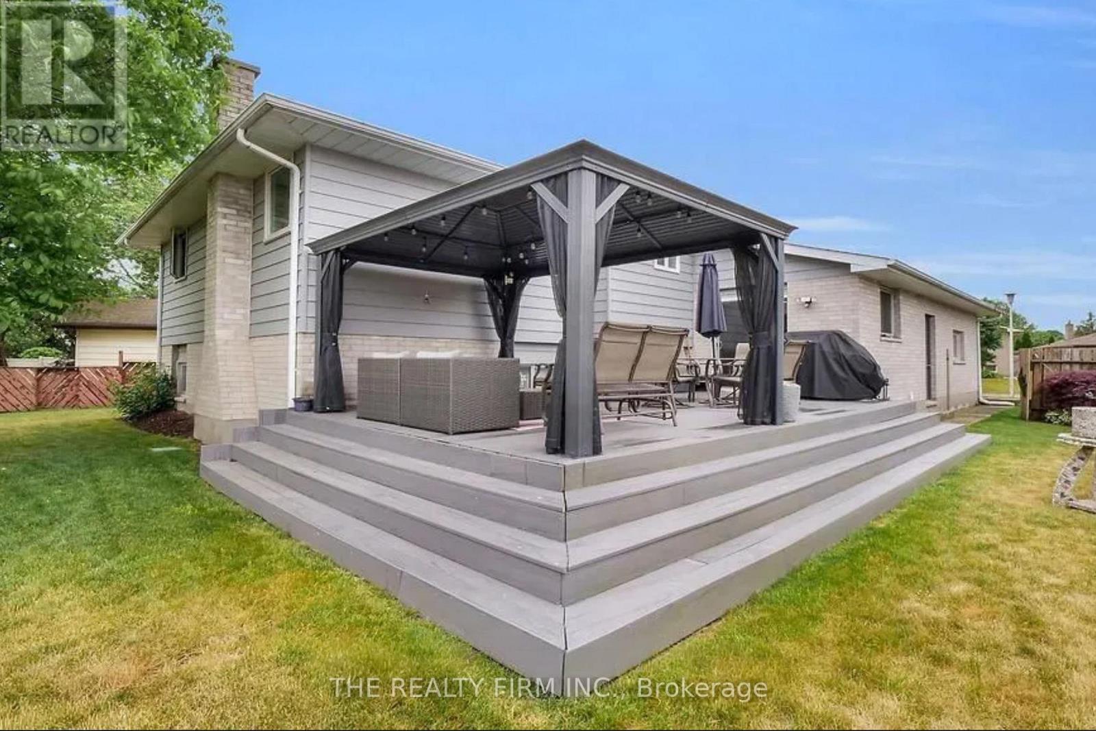 16 Classic Crescent, London East, Ontario  N5W 5T8 - Photo 36 - X12732838