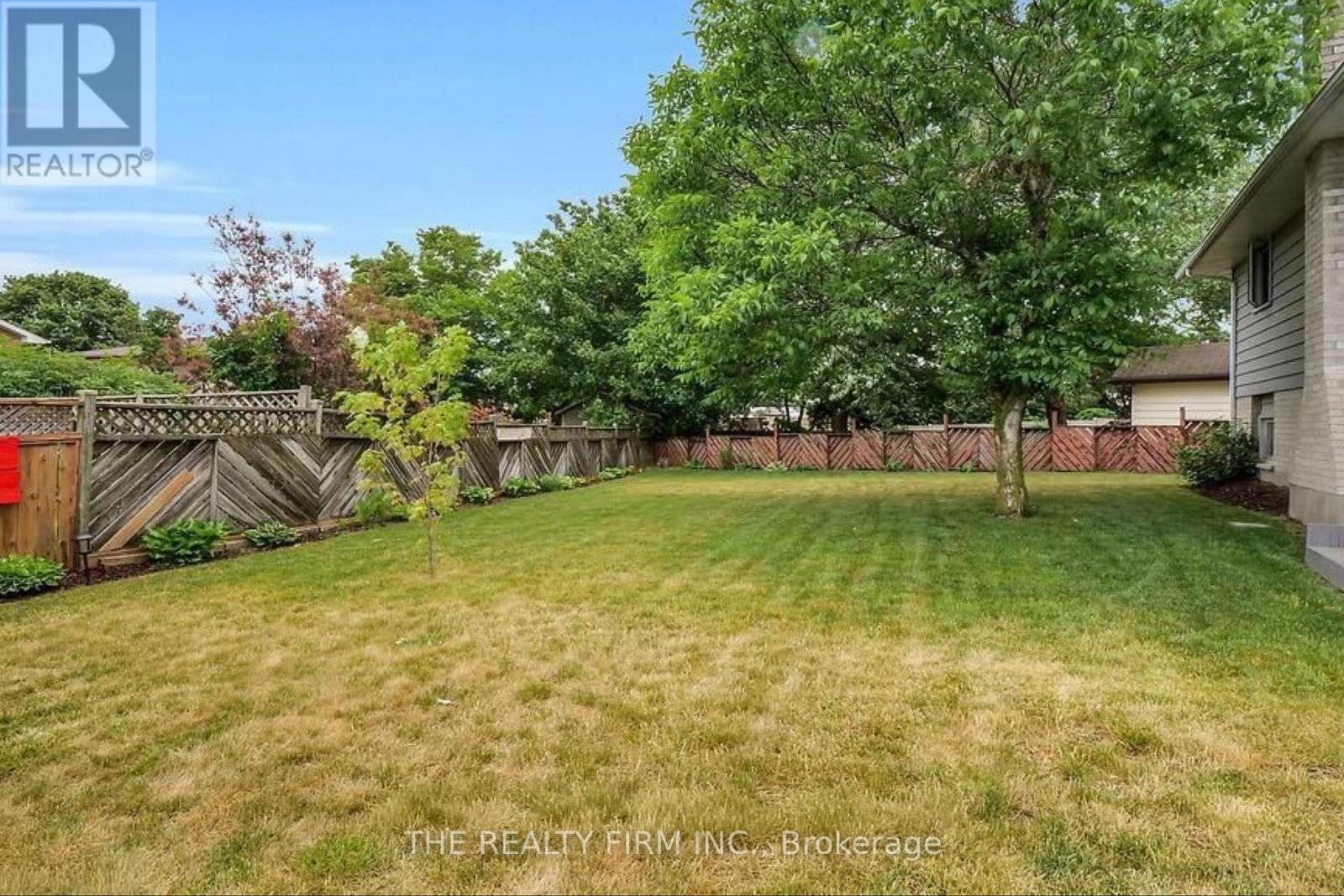 16 Classic Crescent, London East, Ontario  N5W 5T8 - Photo 39 - X12732838