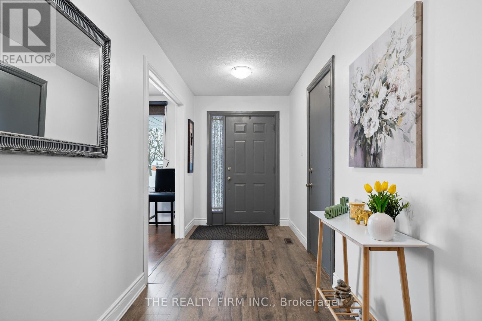 16 Classic Crescent, London East, Ontario  N5W 5T8 - Photo 4 - X12732838