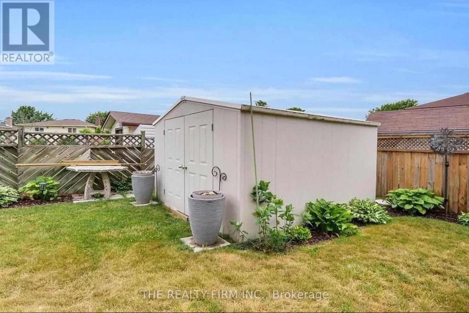 16 Classic Crescent, London East, Ontario  N5W 5T8 - Photo 40 - X12732838