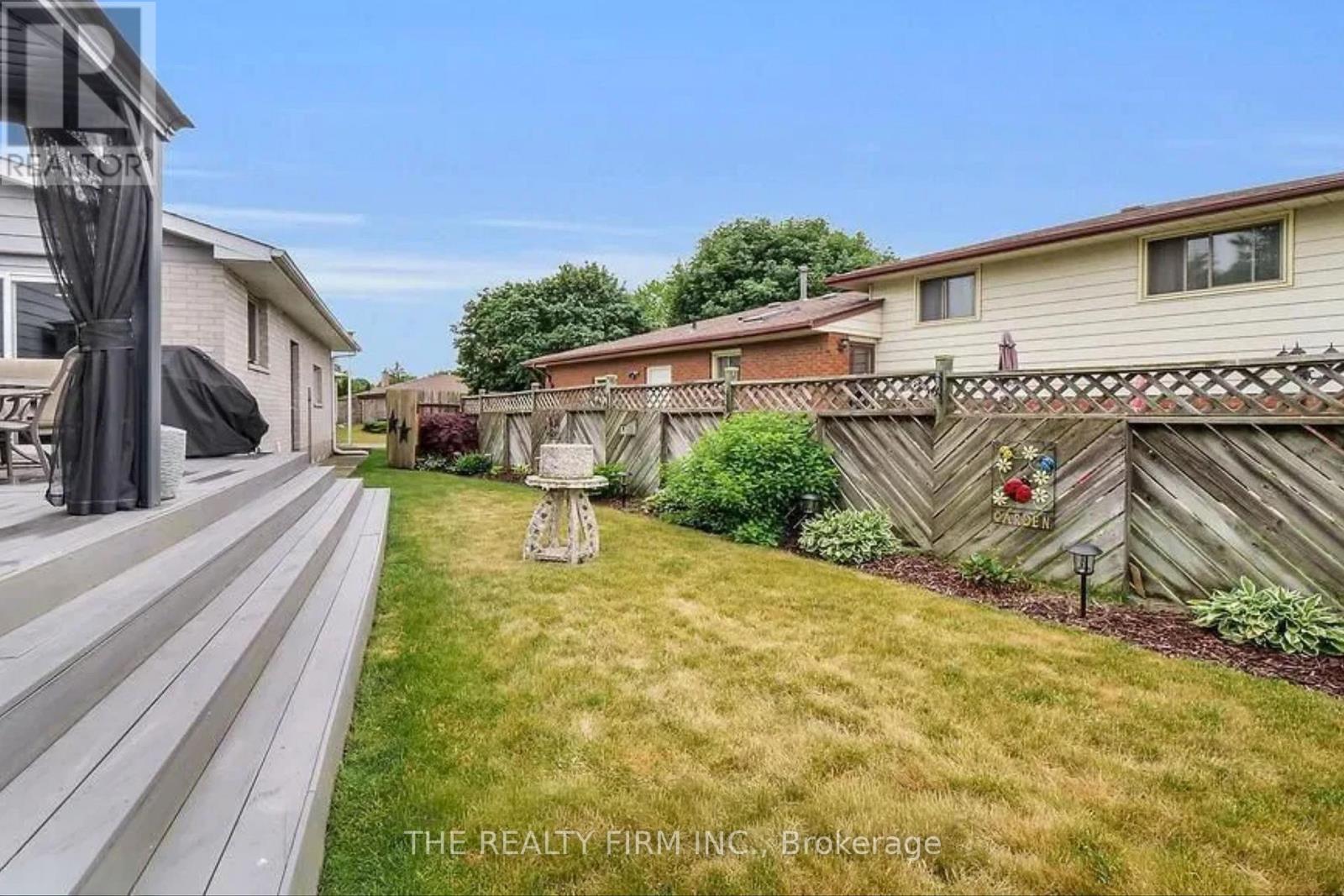 16 Classic Crescent, London East, Ontario  N5W 5T8 - Photo 42 - X12732838