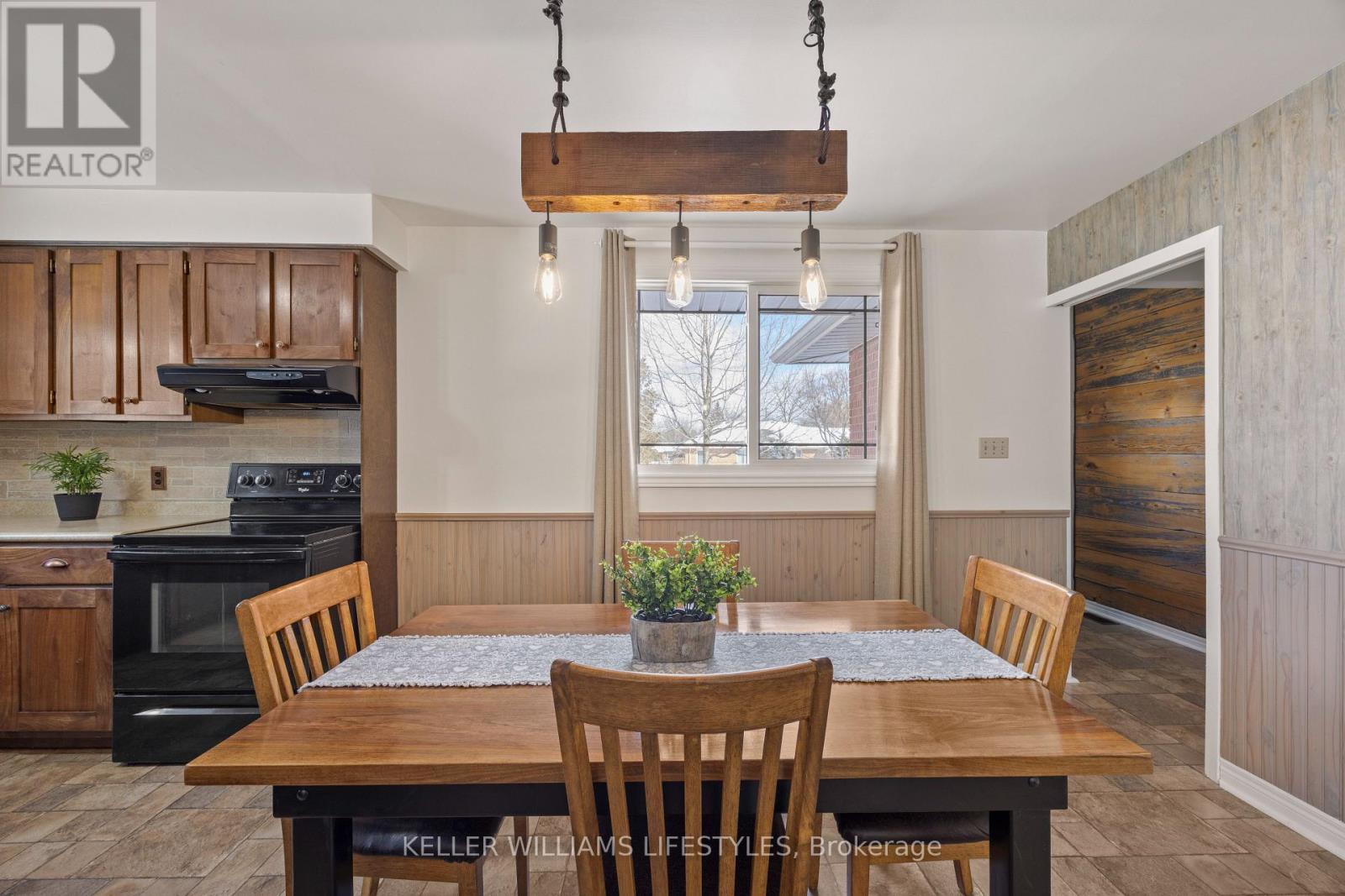 8 East Williams Street, North Middlesex, Ontario  N0M 1A0 - Photo 14 - X12732950