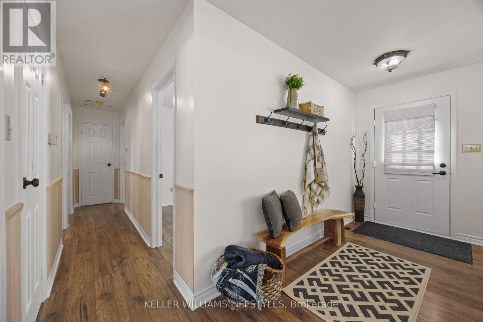 8 East Williams Street, North Middlesex, Ontario  N0M 1A0 - Photo 18 - X12732950