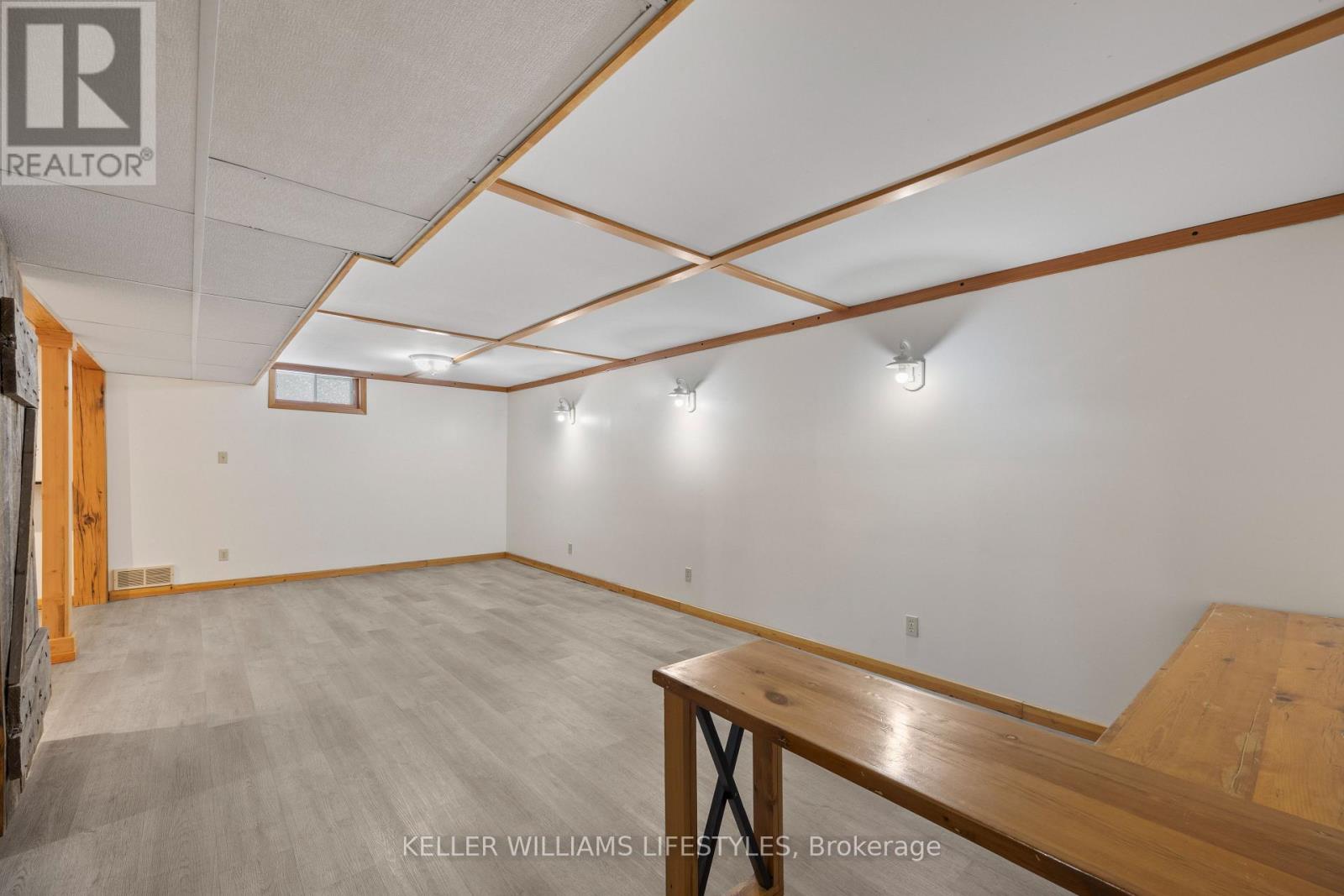 8 East Williams Street, North Middlesex, Ontario  N0M 1A0 - Photo 26 - X12732950