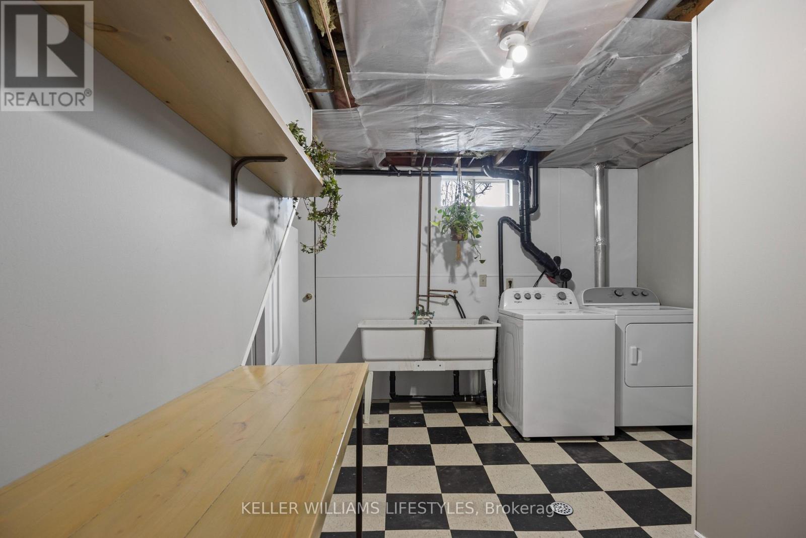 8 East Williams Street, North Middlesex, Ontario  N0M 1A0 - Photo 29 - X12732950