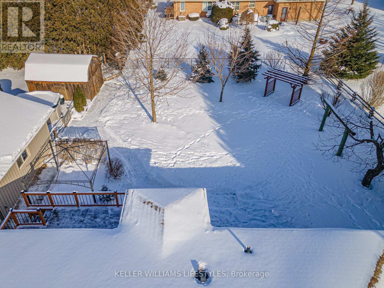 8 East Williams Street, North Middlesex, Ontario  N0M 1A0 - Photo 42 - X12732950