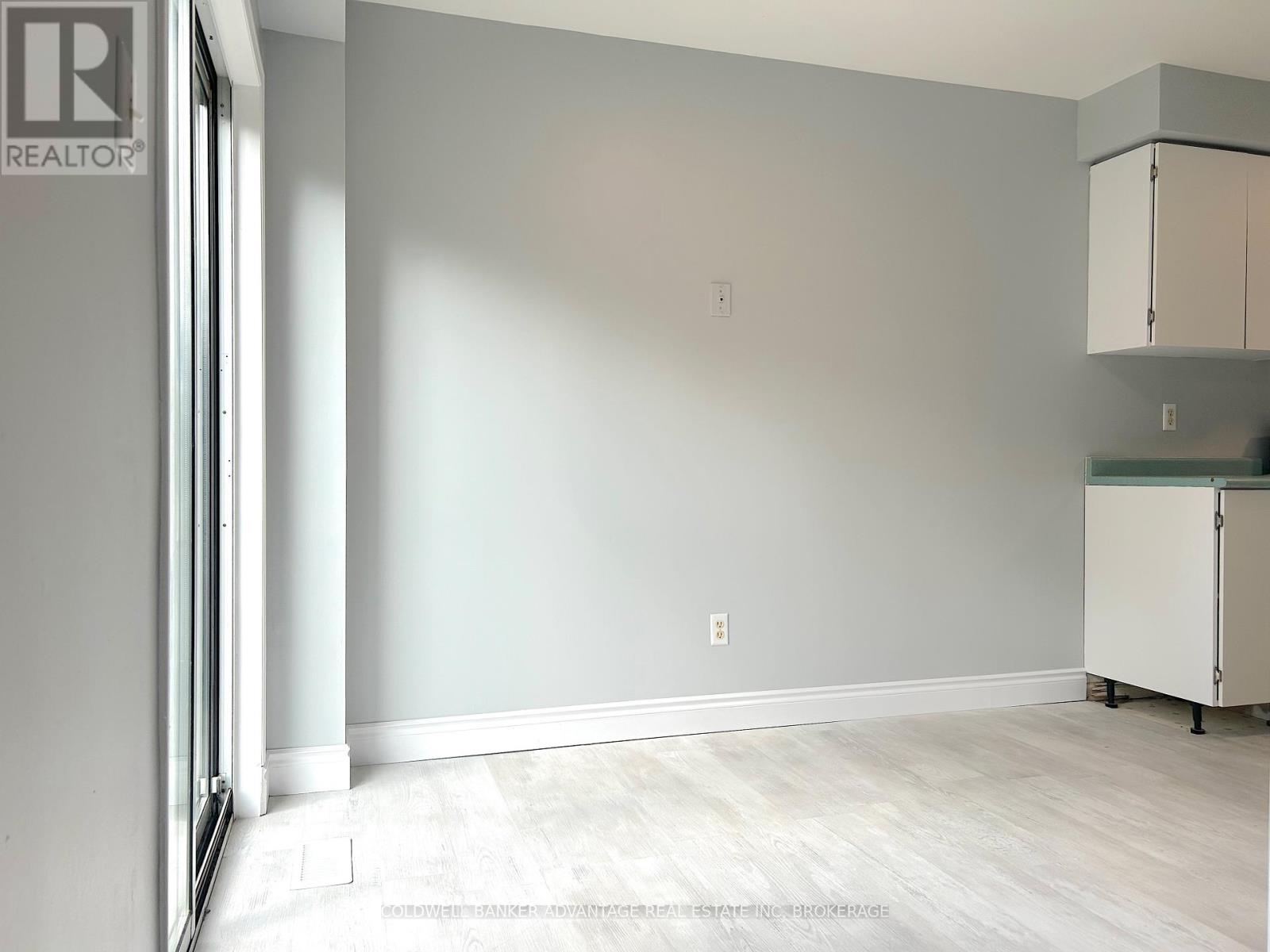 16 Cunningham Drive, Barrie (Ardagh), Ontario  L4N 8L3 - Photo 8 - S12732914