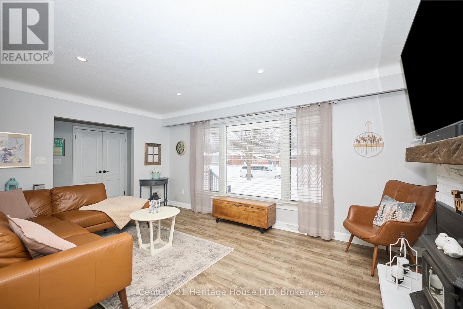 8845 Banting Avenue, Niagara Falls, Ontario  L2G 7A1 - Photo 3 - X12732946