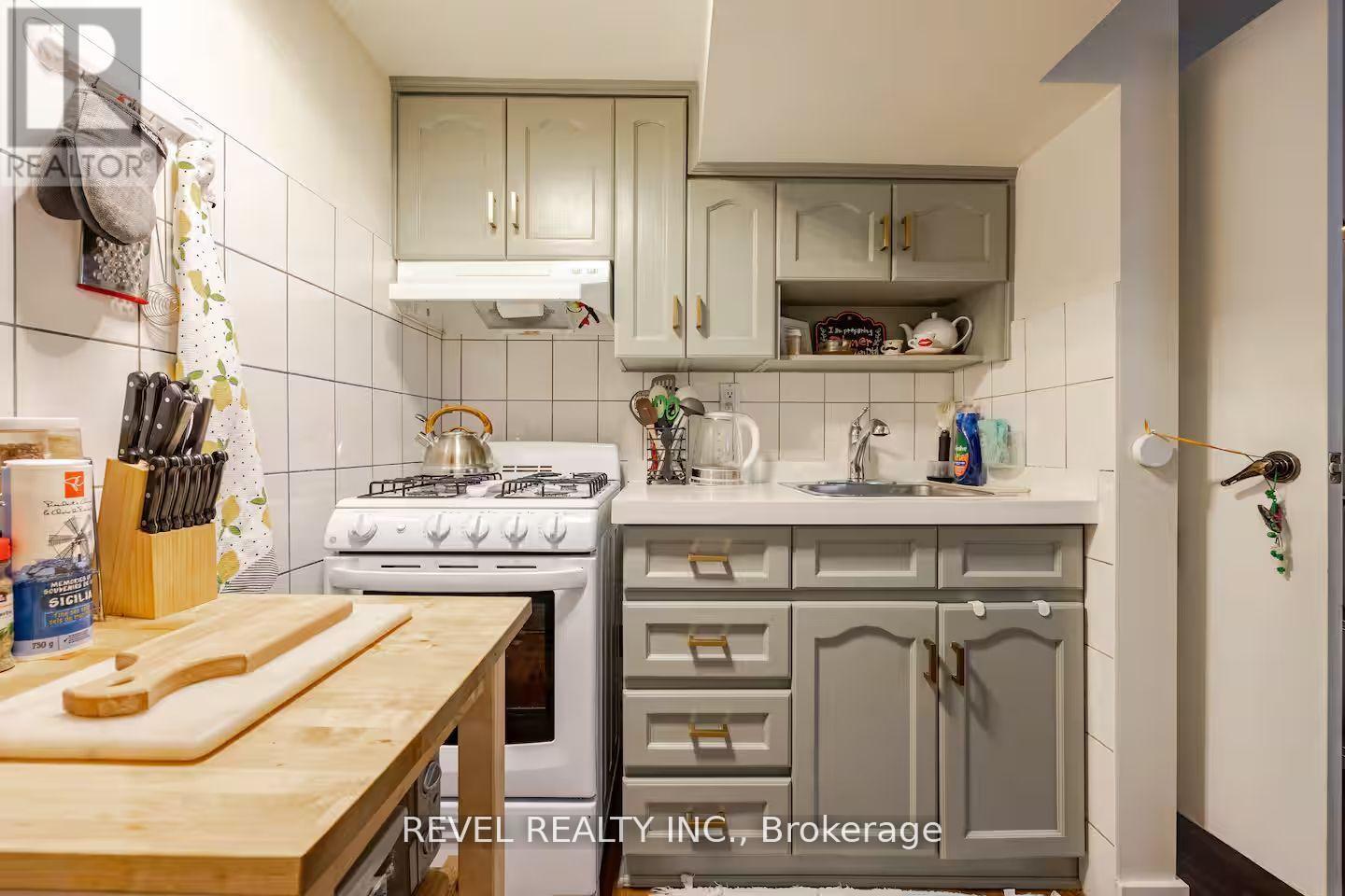 16 A Denison Bsmt Avenue, Toronto, Ontario  M5T 2M5 - Photo 13 - C12715050