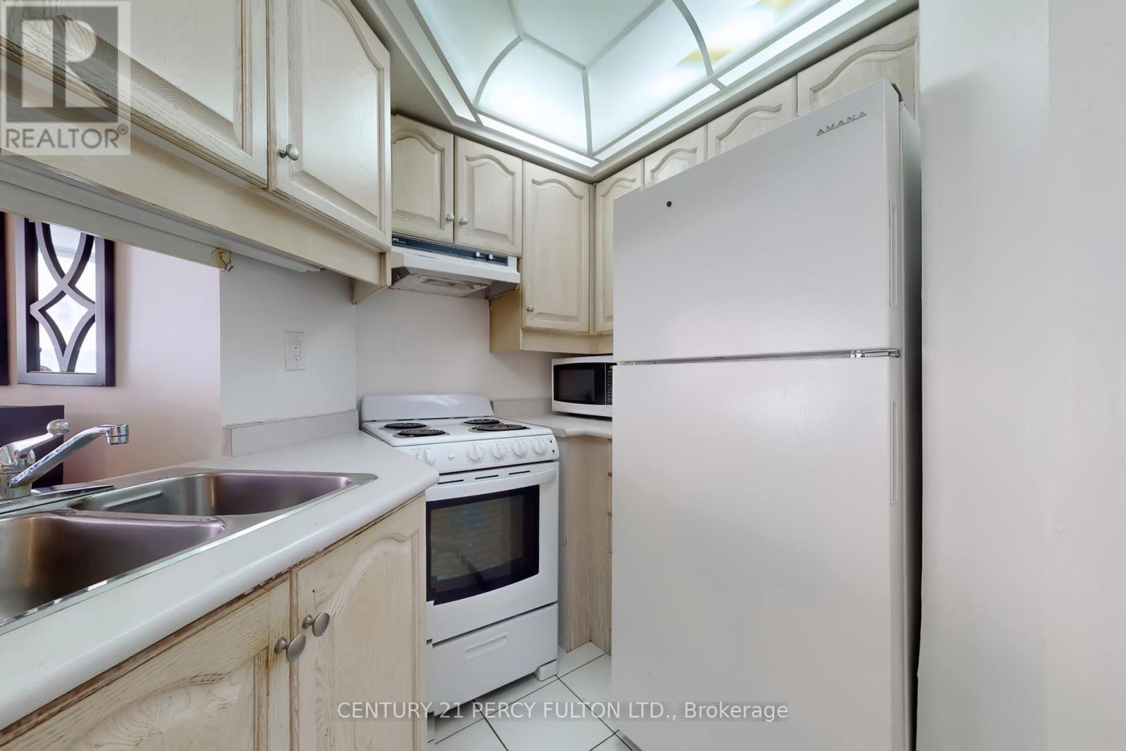 703 - 736 Bay Street, Toronto, Ontario  M5G 2M4 - Photo 24 - C12732852