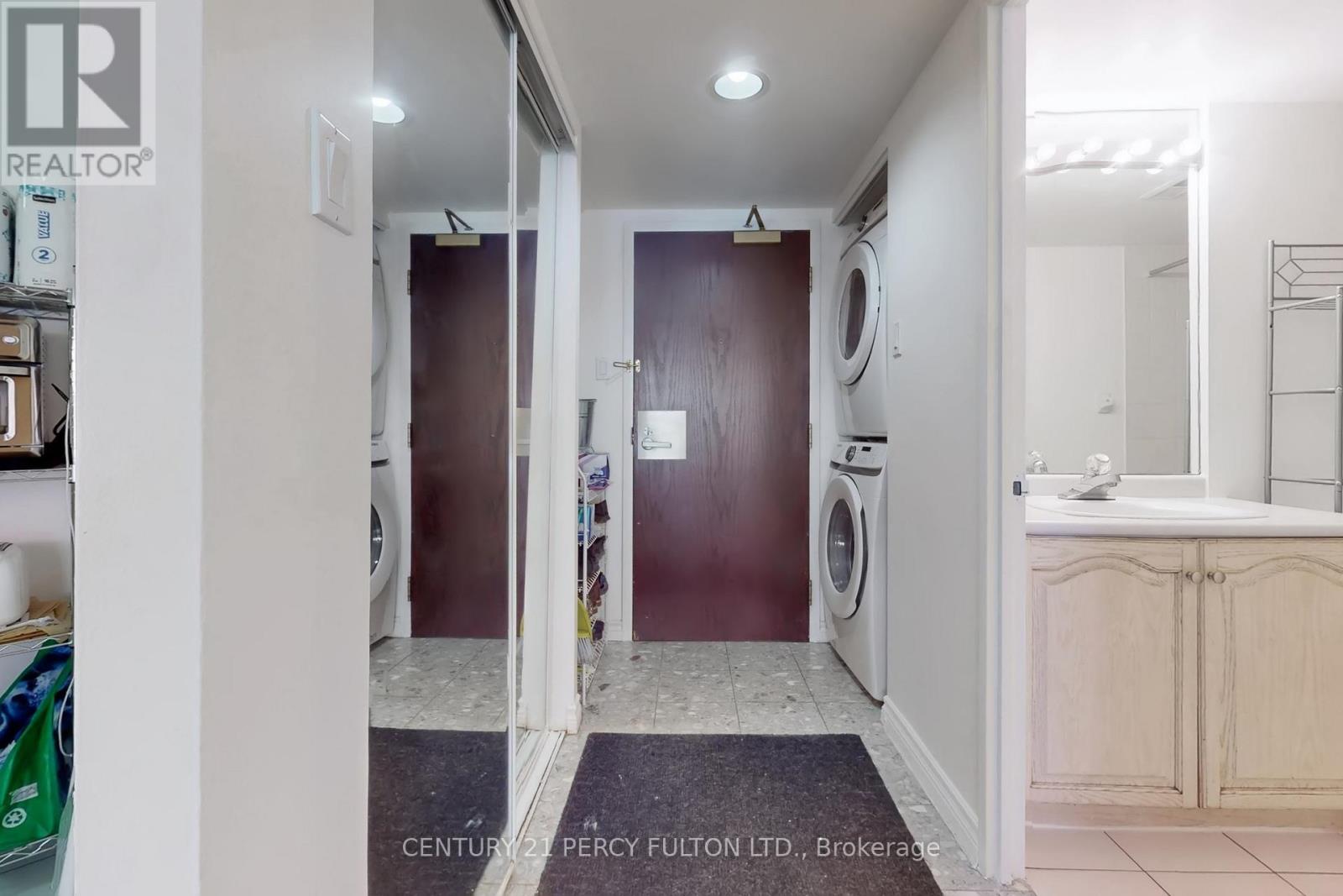 703 - 736 Bay Street, Toronto, Ontario  M5G 2M4 - Photo 34 - C12732852