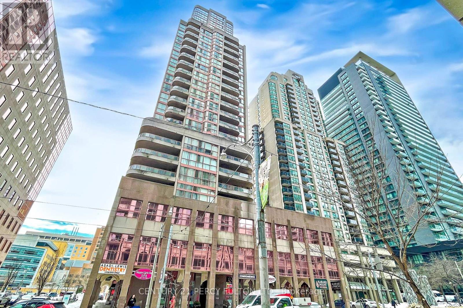 703 - 736 Bay Street, Toronto, Ontario  M5G 2M4 - Photo 4 - C12732852
