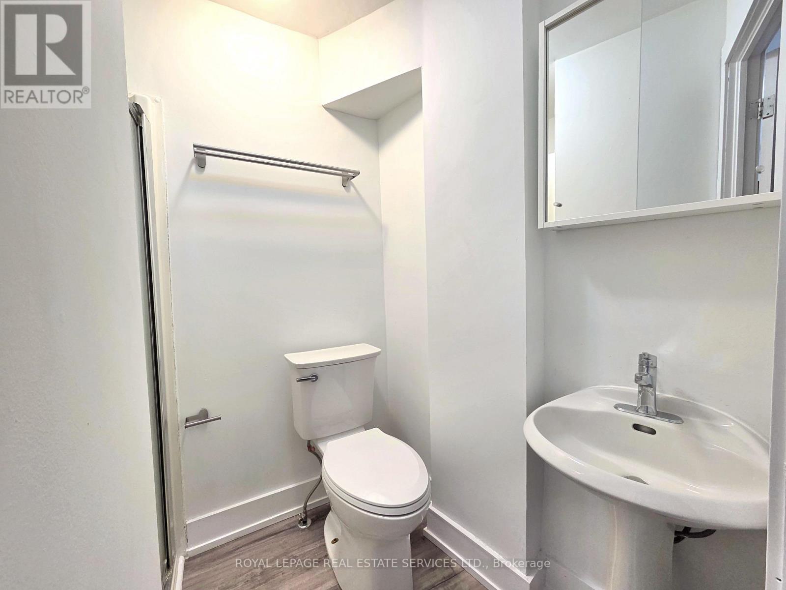 Main - 457 Queen Street E, Toronto, Ontario  M5A 1T6 - Photo 2 - C12732926