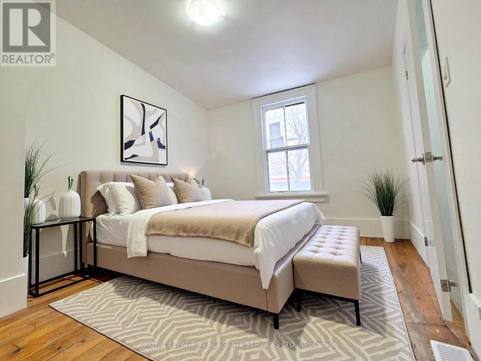 Main - 457 Queen Street E, Toronto, Ontario  M5A 1T6 - Photo 4 - C12732926