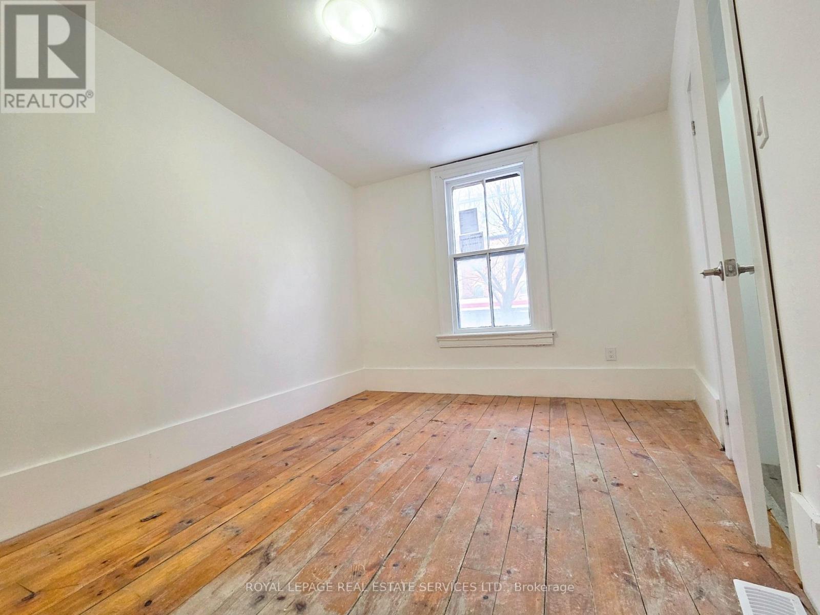 Main - 457 Queen Street E, Toronto, Ontario  M5A 1T6 - Photo 5 - C12732926