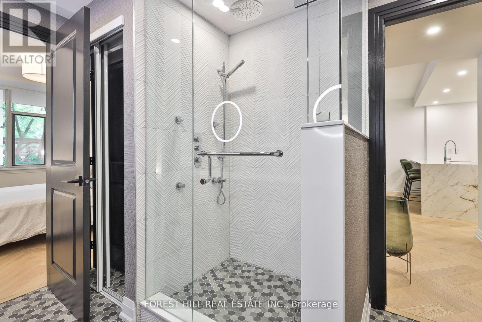 129 - 1 Benvenuto Place, Toronto, Ontario  M4V 2L1 - Photo 30 - C12732972