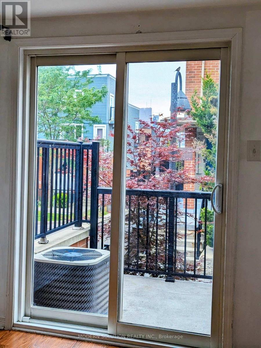 3 - 70 Munro Street, Toronto, Ontario  M4M 2S9 - Photo 8 - E12732854