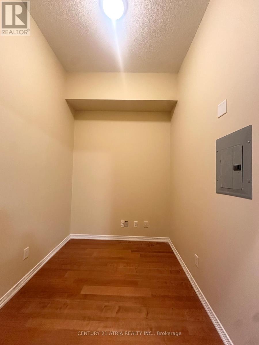 118 - 8 MAISON PARC COURT, Vaughan, Ontario