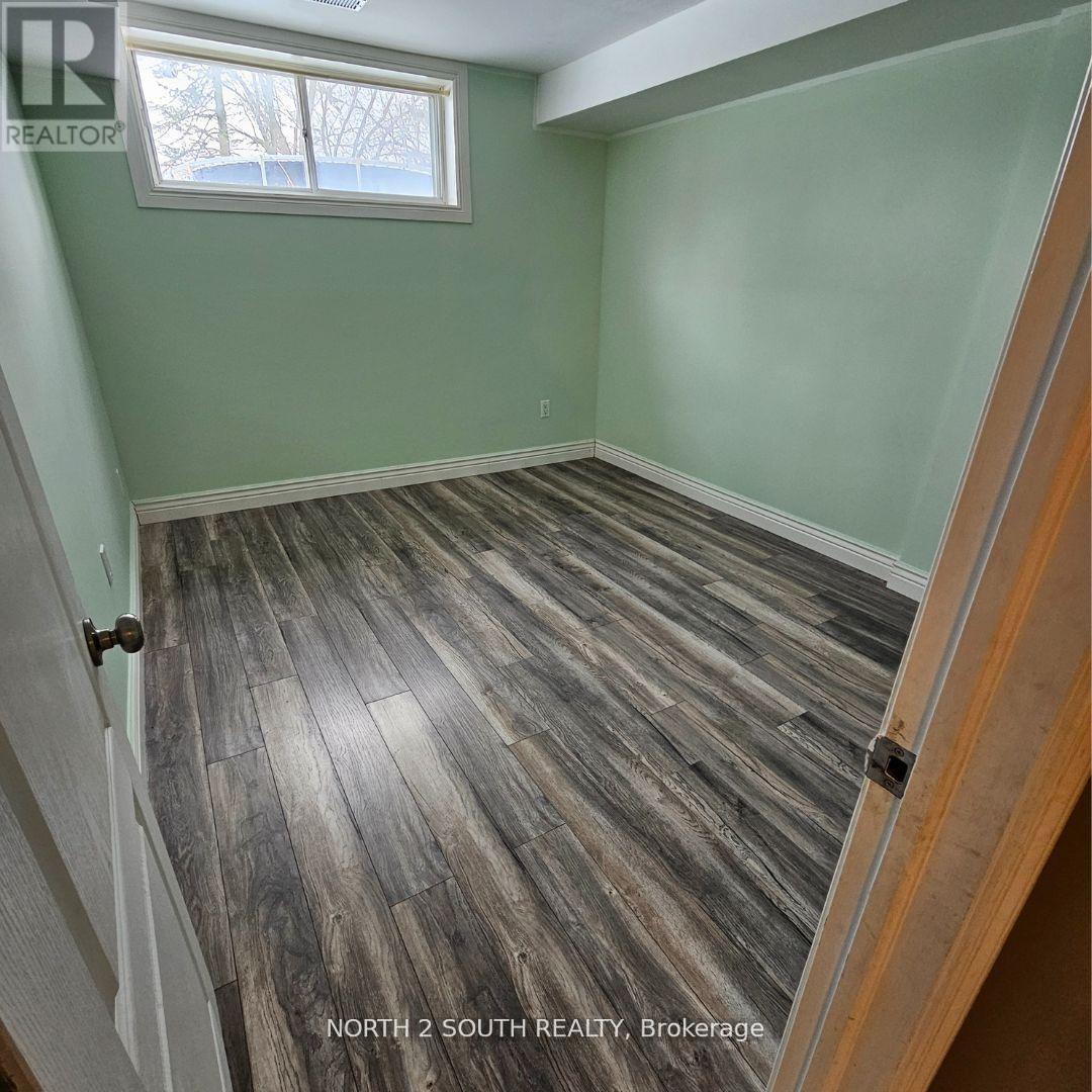 Lower - 397 Terry Drive, Newmarket, Ontario  L3Y 5E3 - Photo 9 - N12732912