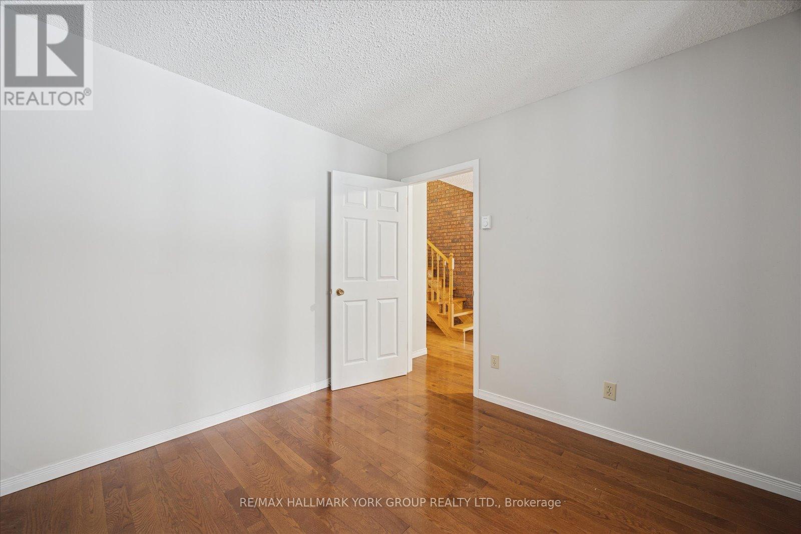 21 Pirita Road, Georgina, Ontario  L0C 1L0 - Photo 16 - N12732932