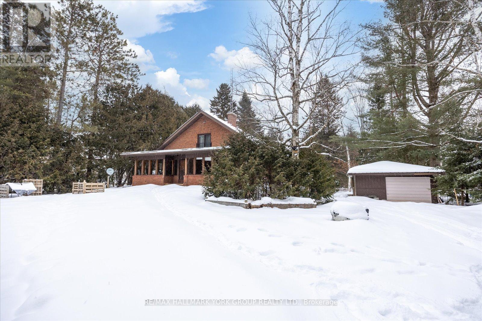 21 Pirita Road, Georgina, Ontario  L0C 1L0 - Photo 3 - N12732932