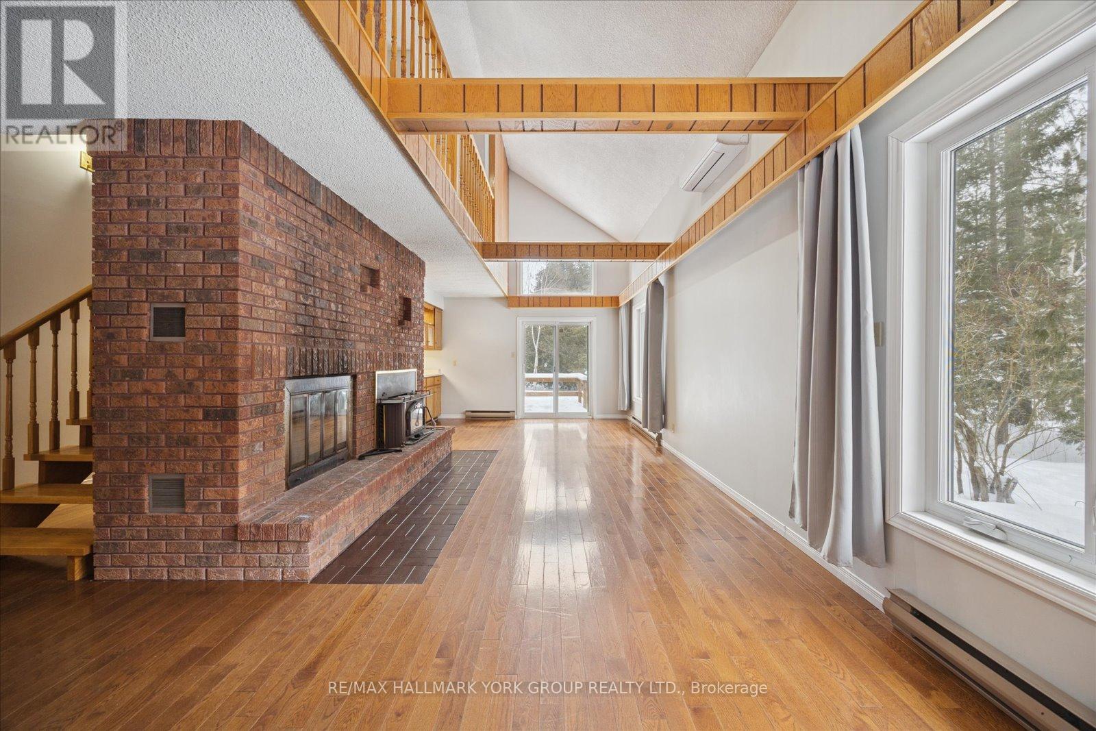 21 Pirita Road, Georgina, Ontario  L0C 1L0 - Photo 6 - N12732932