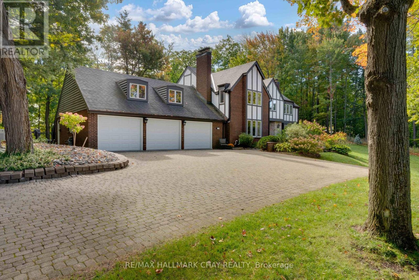 11 PARK TRAIL, Springwater, Ontario