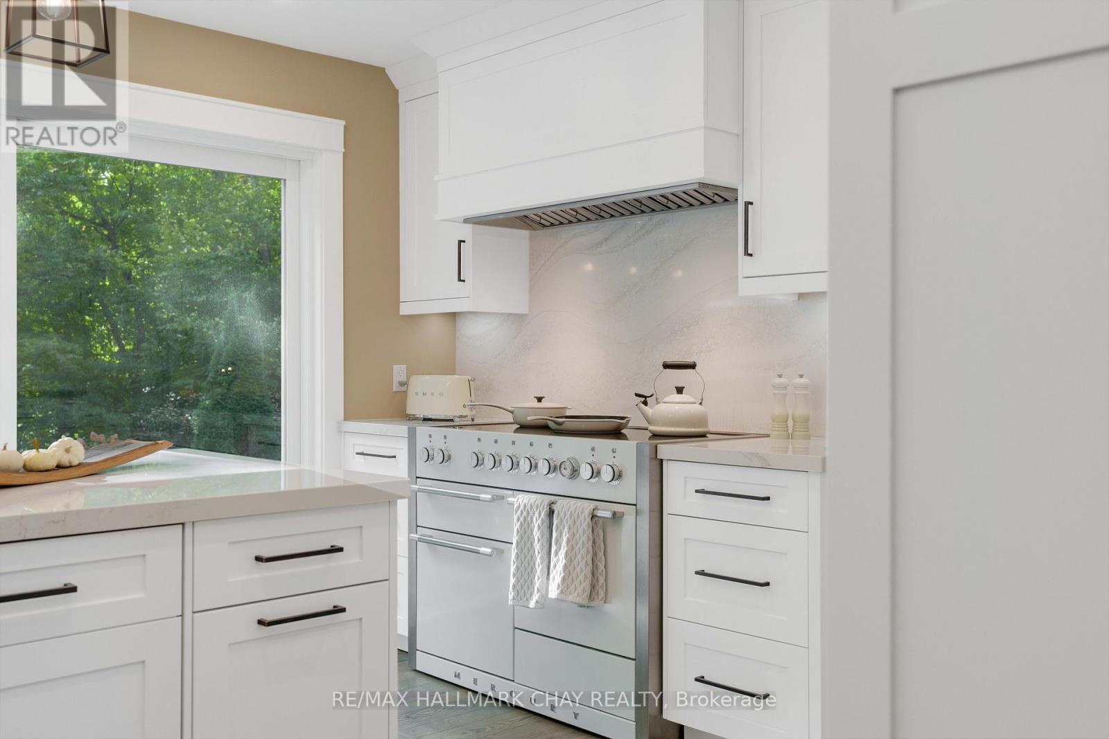 11 Park Trail, Springwater, Ontario  L9X 0L3 - Photo 13 - S12732922