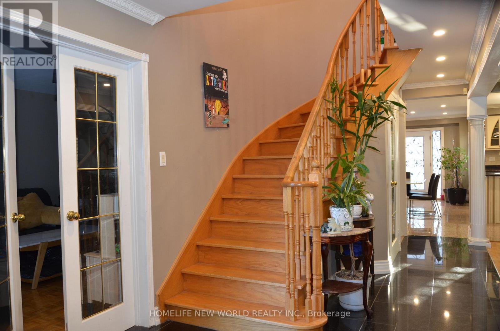 77 Nadia Avenue, Vaughan, Ontario  L4L 8N9 - Photo 4 - N12695808