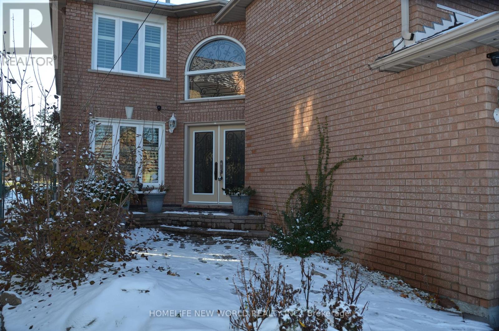 77 Nadia Avenue, Vaughan, Ontario  L4L 8N9 - Photo 2 - N12695808