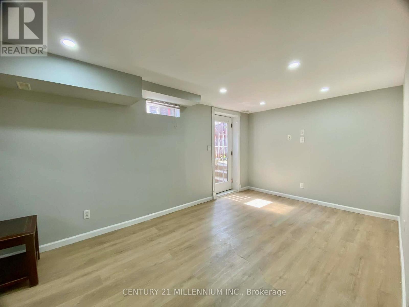 248 Howard Crescent, Orangeville, Ontario  L9W 4W6 - Photo 2 - W12729902