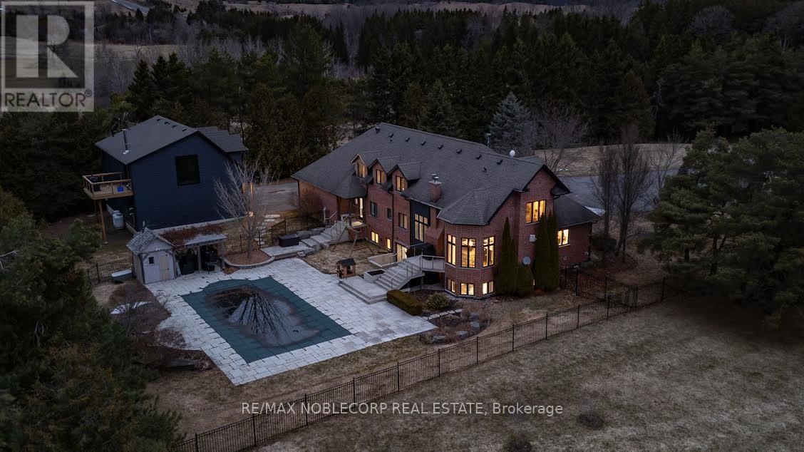 17088 Horseshoe Hill Road, Caledon, Ontario  L7C 2N6 - Photo 2 - W12732834