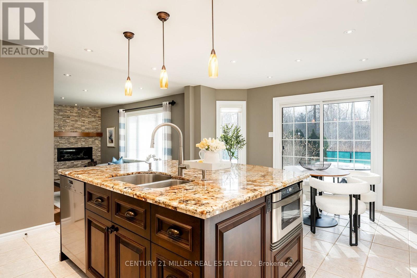 2224 Brays Lane, Oakville, Ontario  L6M 3J6 - Photo 11 - W12732850