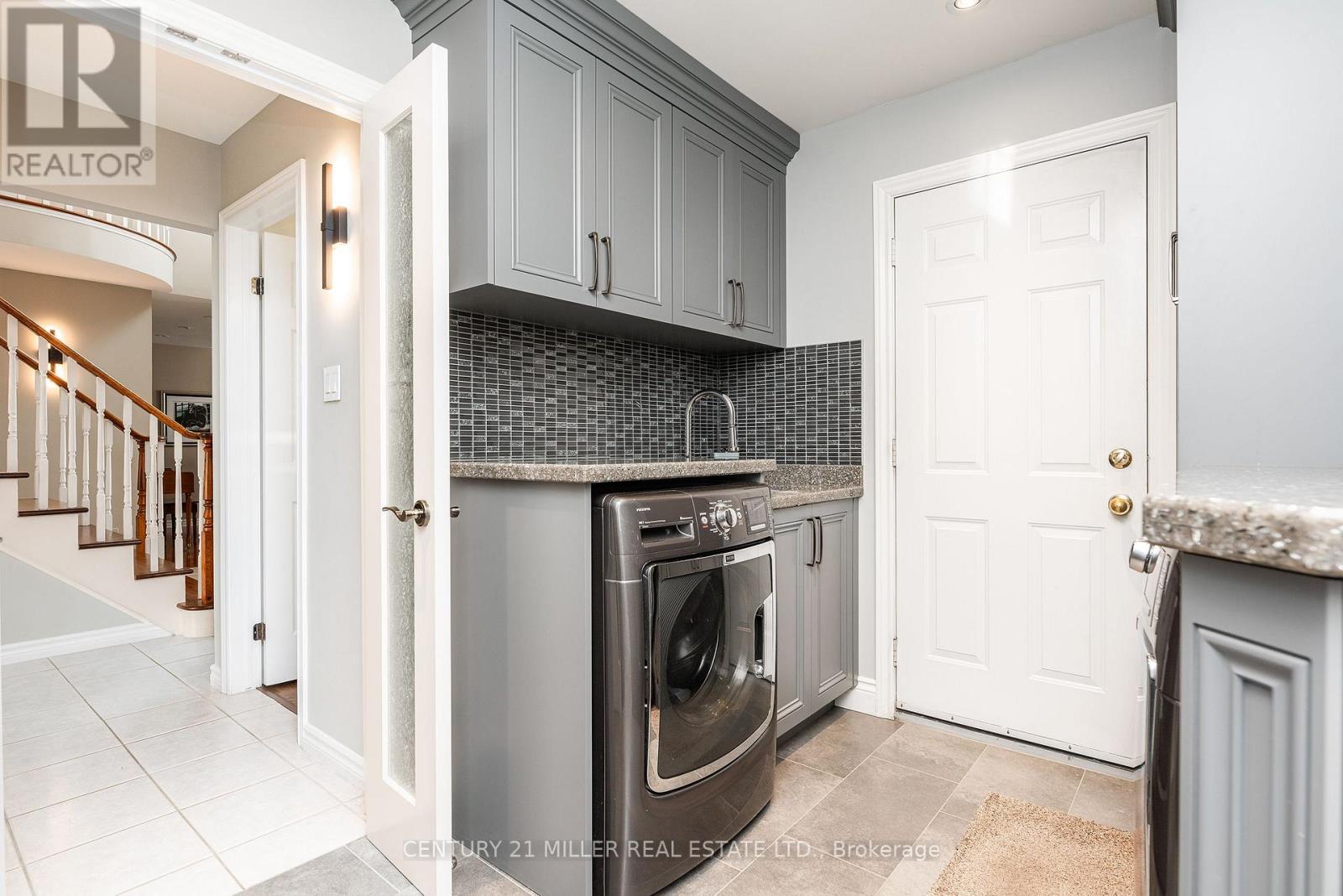 2224 Brays Lane, Oakville, Ontario  L6M 3J6 - Photo 17 - W12732850