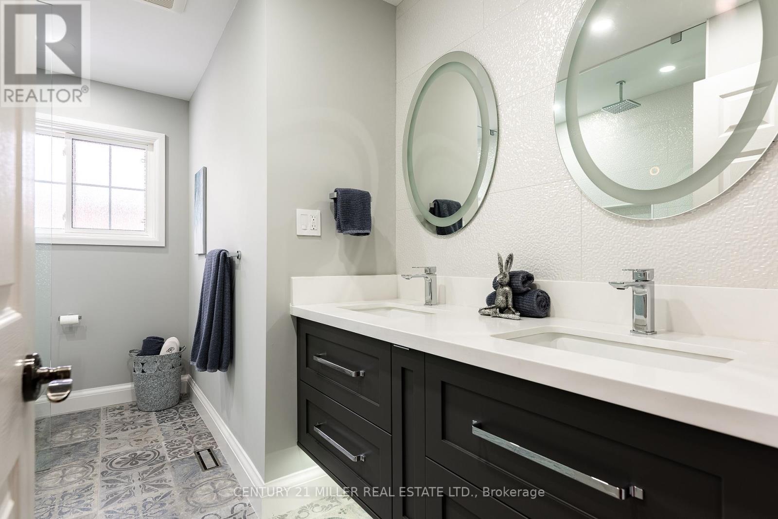 2224 Brays Lane, Oakville, Ontario  L6M 3J6 - Photo 25 - W12732850