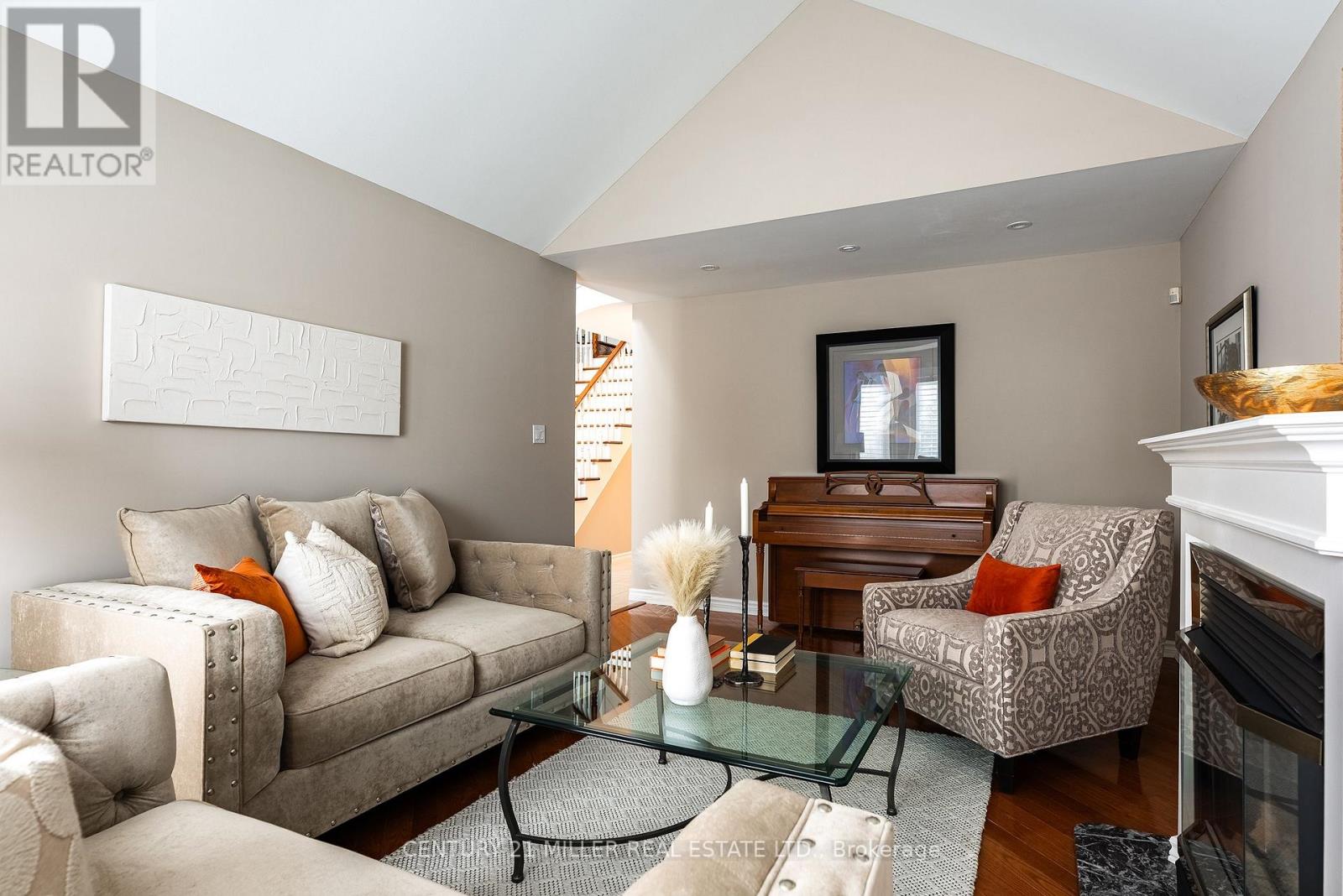 2224 Brays Lane, Oakville, Ontario  L6M 3J6 - Photo 6 - W12732850