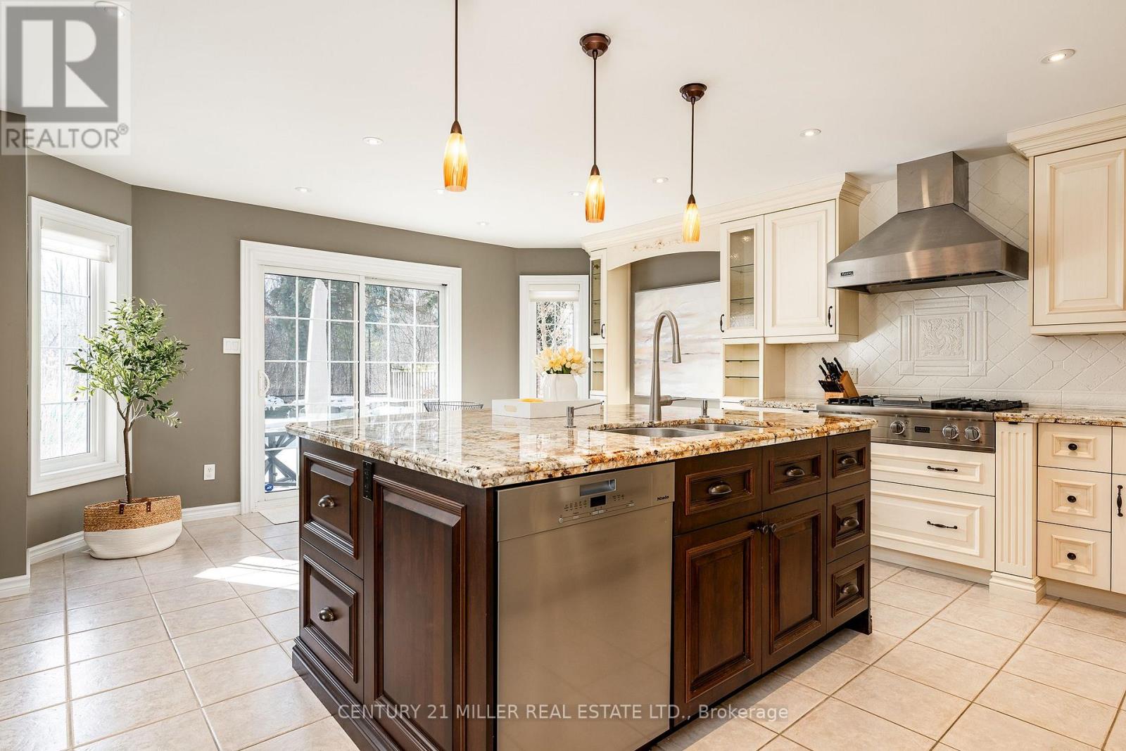 2224 Brays Lane, Oakville, Ontario  L6M 3J6 - Photo 9 - W12732850